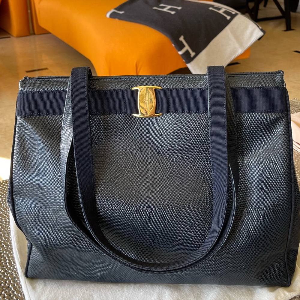 VINTAGE SALVATORE FERRAGAMO NAVY TOTEBAG